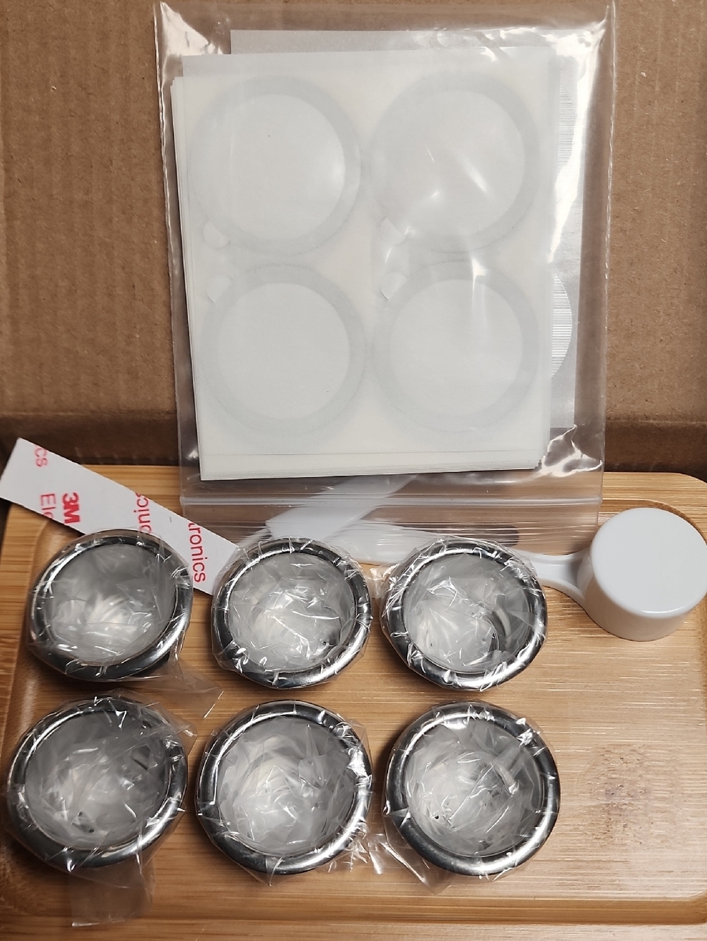 White and Silver Magnetic Tea Light Holders - Home Party Supplies